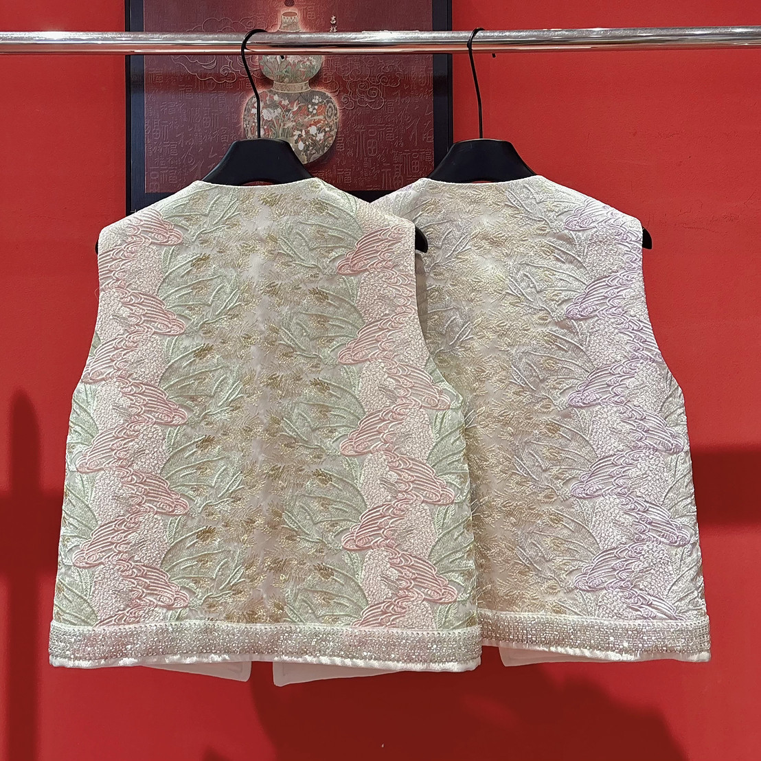 26年早春上新！新中式钉珠刺绣国风盘扣马甲,淘宝优惠券,粉丝福利购,淘宝优惠卷