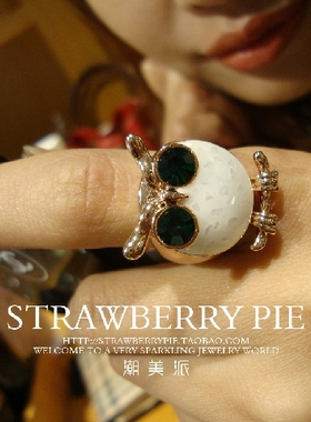 欧美风装饰戒指绿宝石贝母白瓷