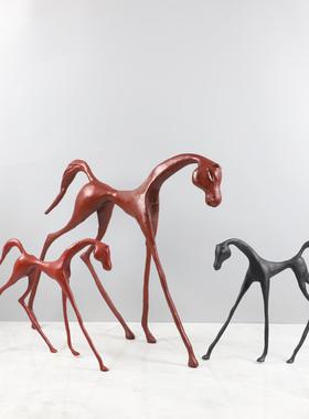 北欧创意铸铁马小红马摆设客厅书房样板间电视柜家居玄关饰品摆件
