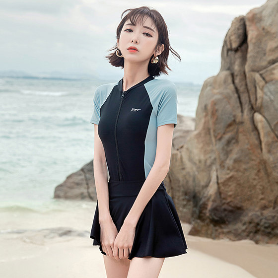 Women's swimsuit summer 2026 new women's one-piece flat-angle belly-covering slimming high-end hot spring swimming pool special swimsuit