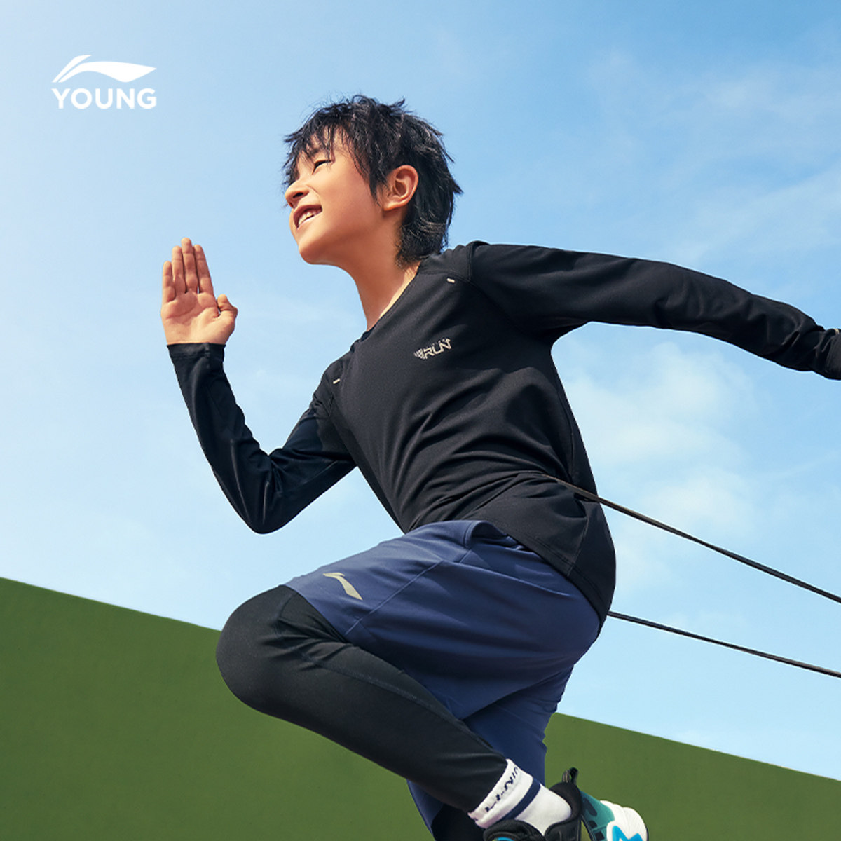 李宁儿童长袖T恤训练跑步上衣春夏款女孩运动服中大童男童装衣服