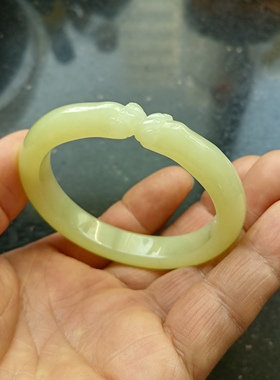 天然新疆和田玉若羌黄口料雕花猫爪贵妃手镯55mm玉镯女款带证书