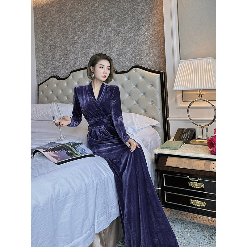 XULU原创进口蓝紫色系带丝绒气质显身材长袖直角肩交叠V领连衣裙 - 图1