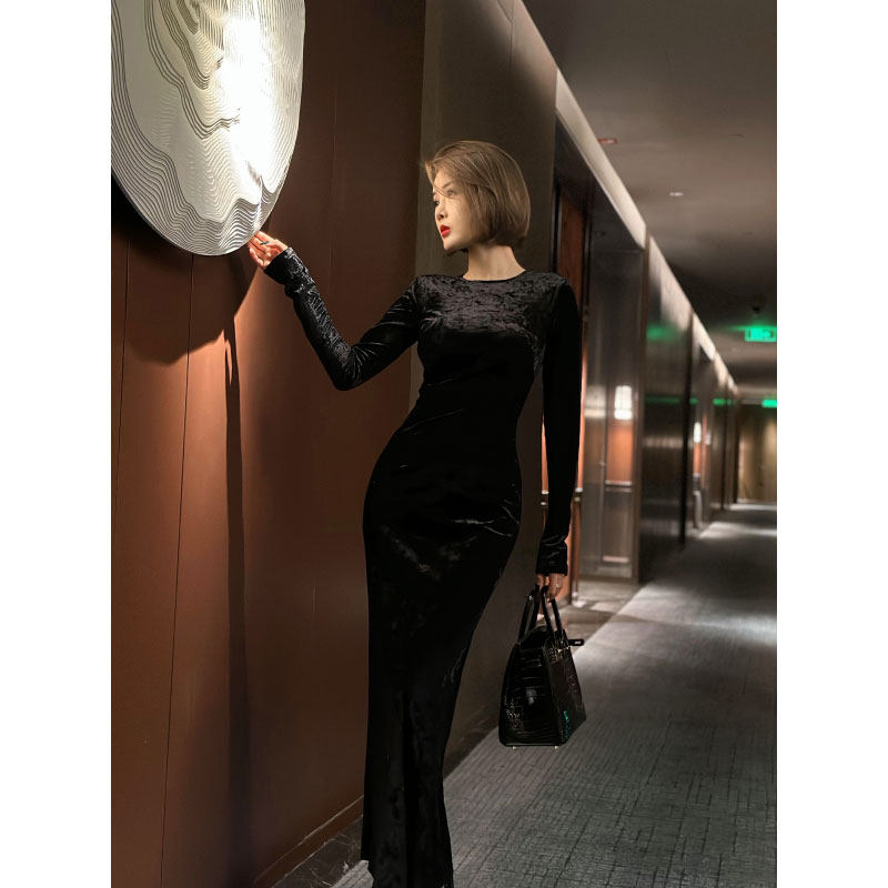 XULU原创轻奢黑色钻石绒气质修身纯色裙优雅小众长袖圆领连衣裙,淘宝优惠券,粉丝福利购,淘宝优惠卷