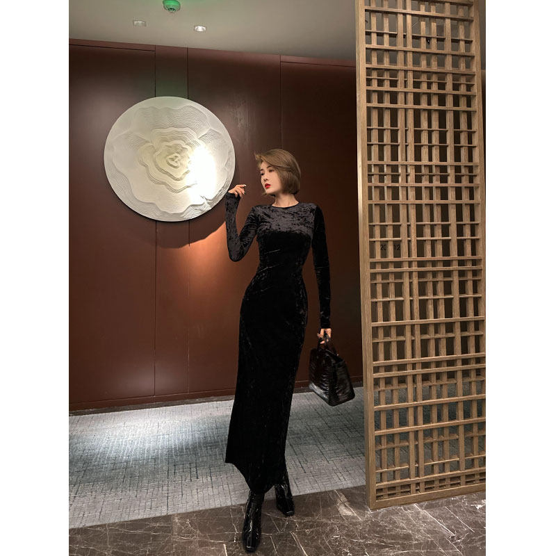 XULU原创轻奢黑色钻石绒气质修身纯色裙优雅小众长袖圆领连衣裙,淘宝优惠券,粉丝福利购,淘宝优惠卷