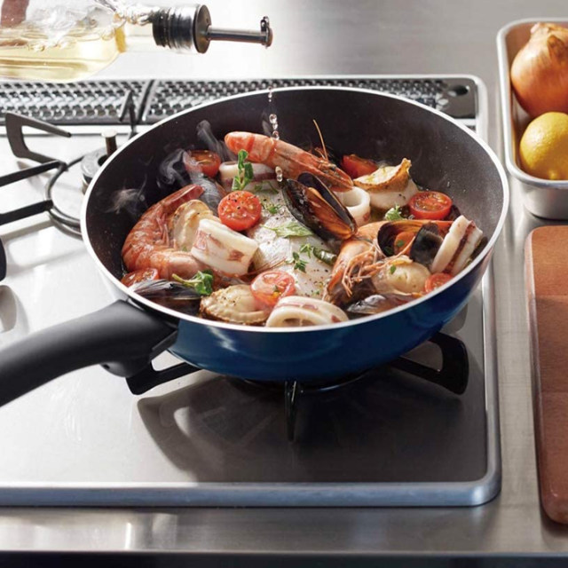 Non-stick pan imported from Japan with less oil smoke and French frying pan