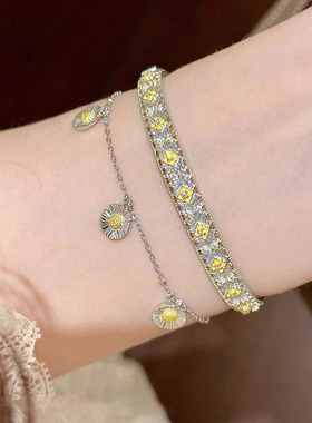 雕刻黄色四叶草拉丝手镯时尚高级