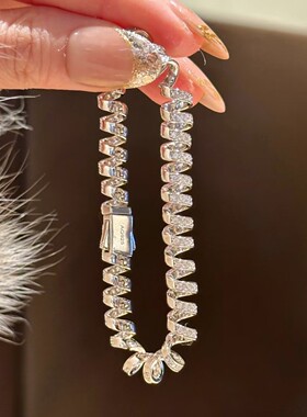 超闪银色电话线手链女中古轻奢小众小香风高颜值清冷感手饰设计感