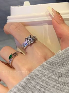 双C祖母绿锆石戒指女ins小众高级感2025年新款气质百搭食指戒指环