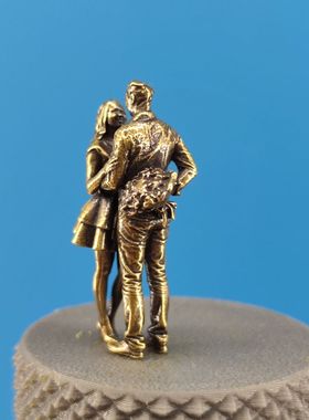黄铜 约会情侣 街头异地恋男女 送花 小人偶模型手办微缩沙盘白模