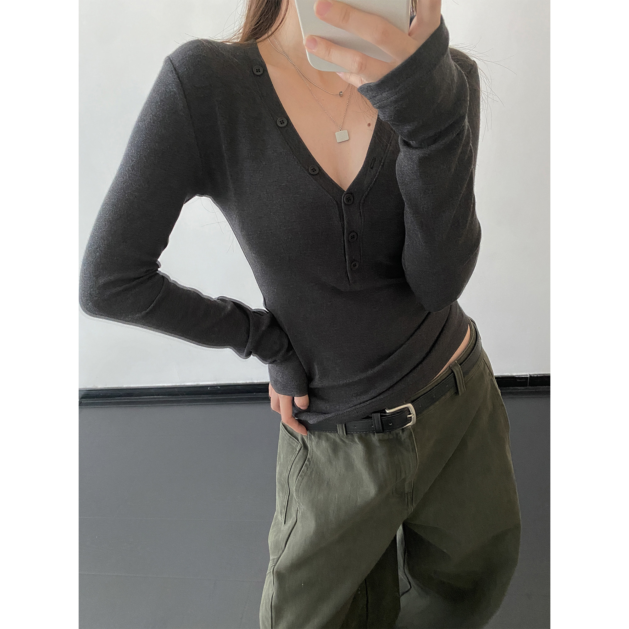sun柚 乌木甜茶冷淡系氛围感加厚高密度扣子绵羊毛瘦瘦百搭打底衫,淘宝优惠券,粉丝福利购,淘宝优惠卷