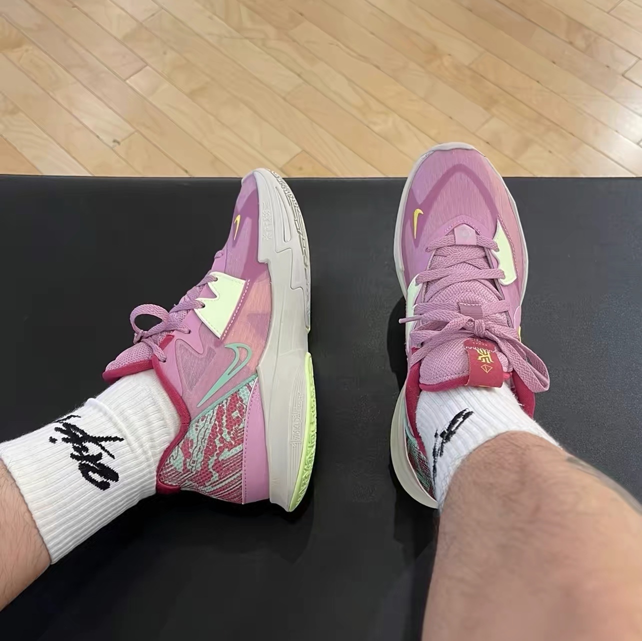 Nike Kyrie Low 5 欧文5代男子低帮减震耐磨实战篮球鞋DJ6014-500