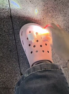 有探照灯晚上走夜路不怕看不见啦