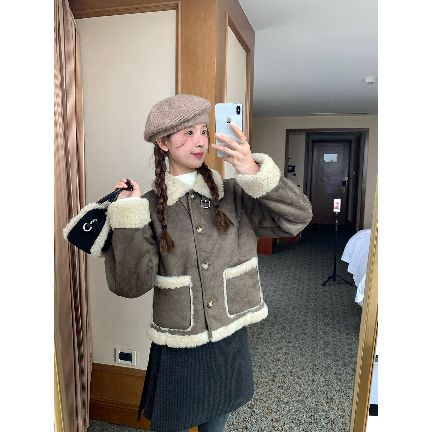 WHYSTUDIO 复古甜酷立领麂皮绒羊羔毛女冬季保暖御寒翻拼接短外套,淘宝优惠券,粉丝福利购,淘宝优惠卷