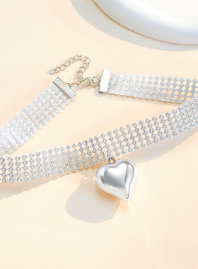 women exquisite choker temperament heart Necklace clavicle