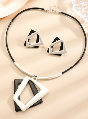 minimalist geometric exaggeration Pendant necklace earrings