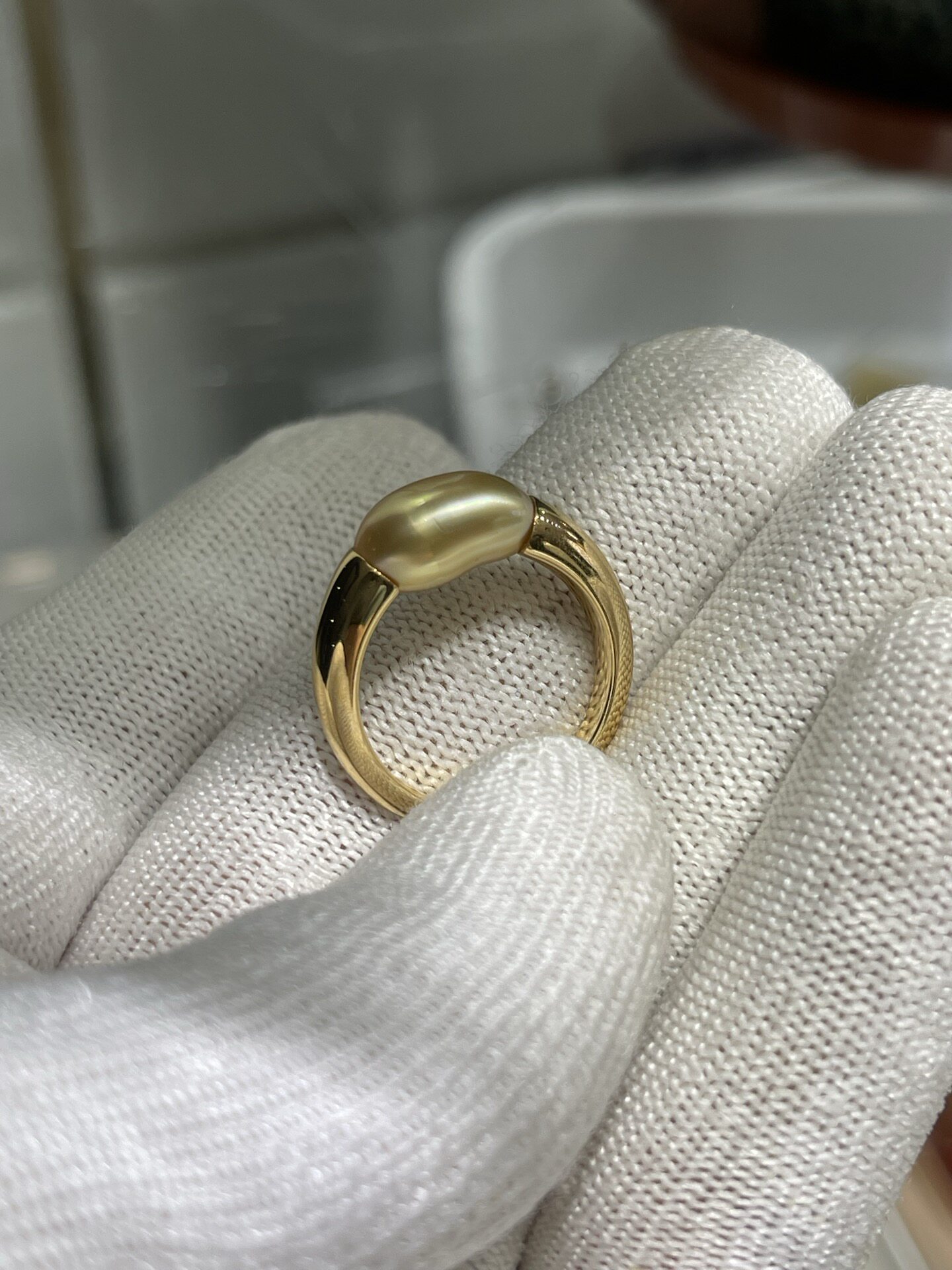 Super full, simple plain gold antique jewelry with a visual point of 7.17mm thick gold gold bead keshi ring