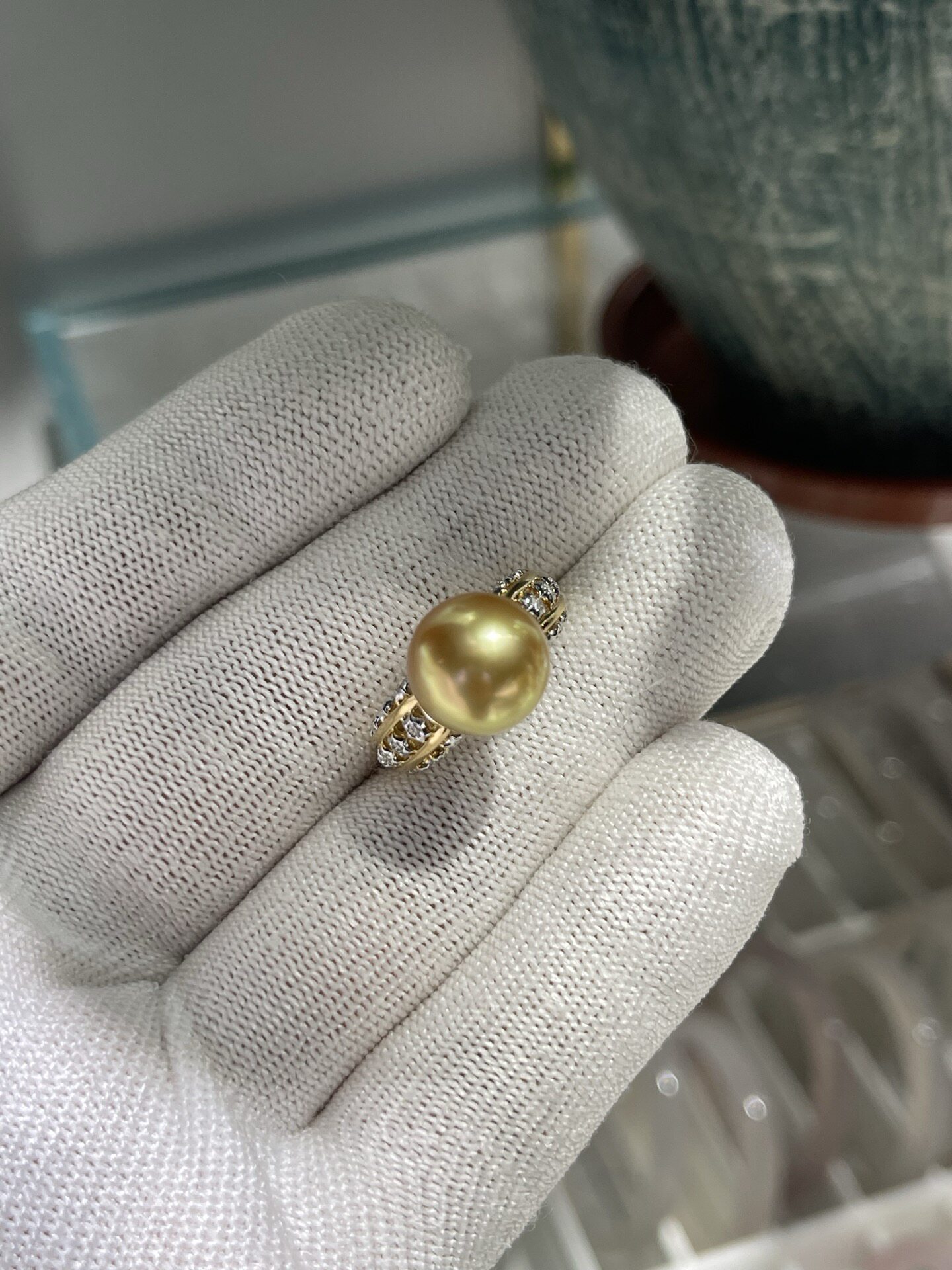 金绿色11.67mm浓金南洋金珠戒指 布契拉提风 精工18k天然钻石镶嵌