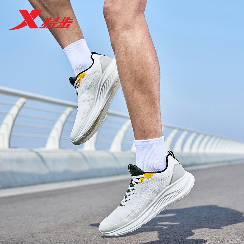 特步运动鞋男鞋2024秋冬新款跑步鞋网面透气鞋子轻便减震跑鞋男