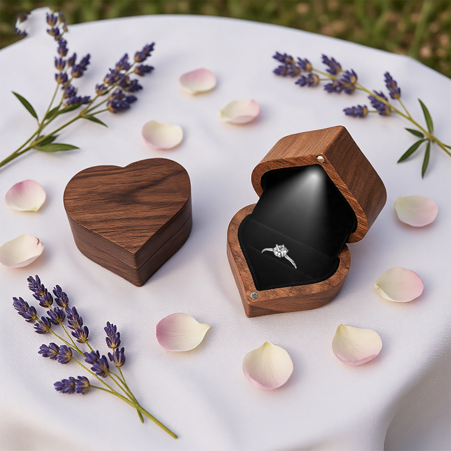 New style black walnut love-shaped ring box