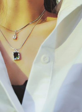 稳重气质个性的橄榄绿方形项链