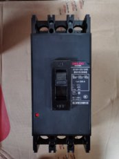 Автоматический выключатель 德力西dz20y 3300空气开关塑壳断路器总开3p100 160 225