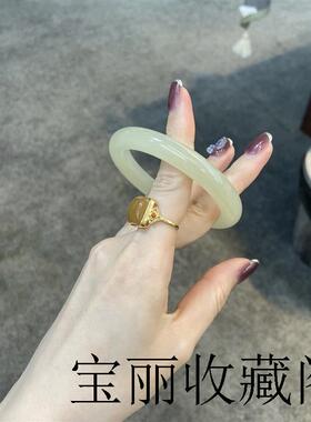 新疆和田玉色手镯高端胖圆条少女风青白玉镯子时尚精选翡翠色玉石