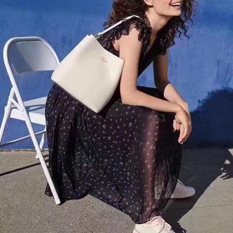 coach /蔻驰女士新款纯色水桶包 GINKGOES海外女士包袋