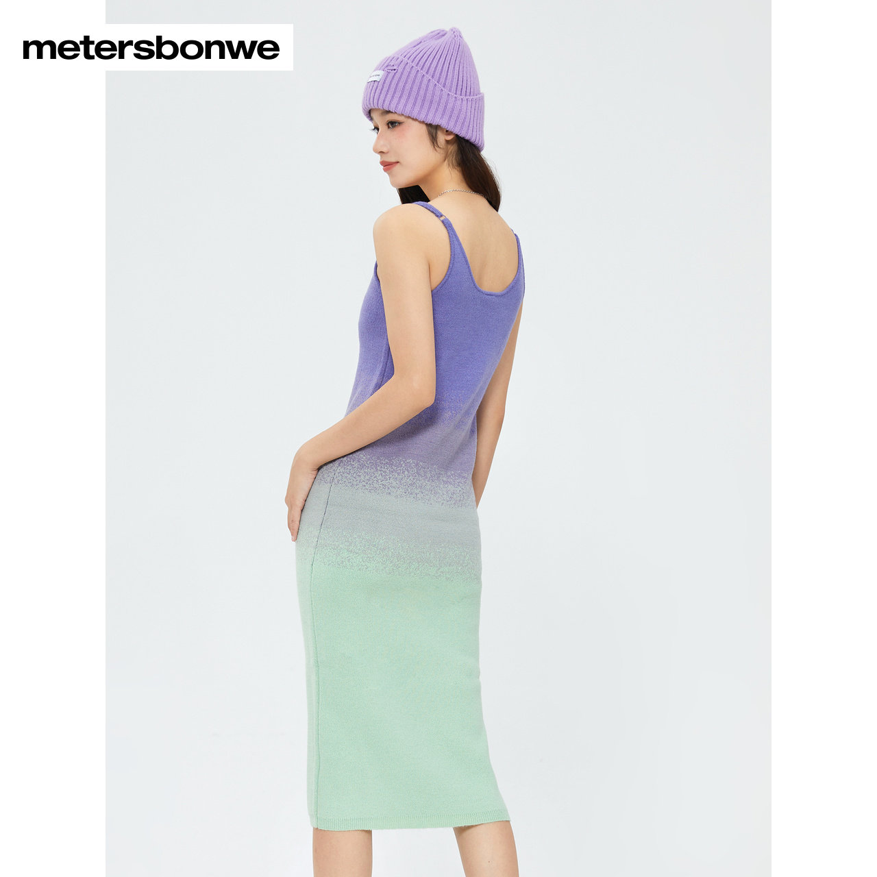  美特斯邦威outlets店连衣裙