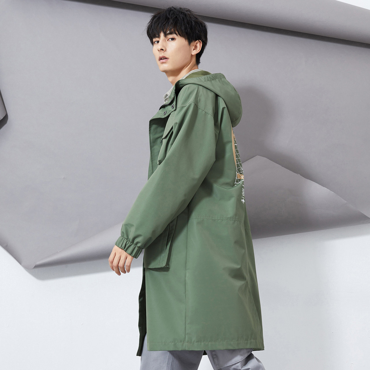  美特斯邦威outlets店夹克