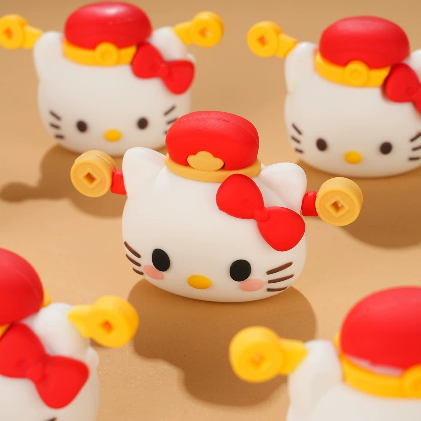 2026新年财神爷kt猫蛋糕装饰软胶卡通可爱hellokitty跨年招财摆件,淘宝优惠券,粉丝福利购,淘宝优惠卷