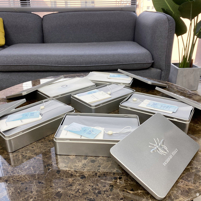 精致铁盒包装~万针刺绣小蜜蜂男女情侣时尚简约莫代尔短袖圆领T恤,淘宝优惠券,粉丝福利购,淘宝优惠卷