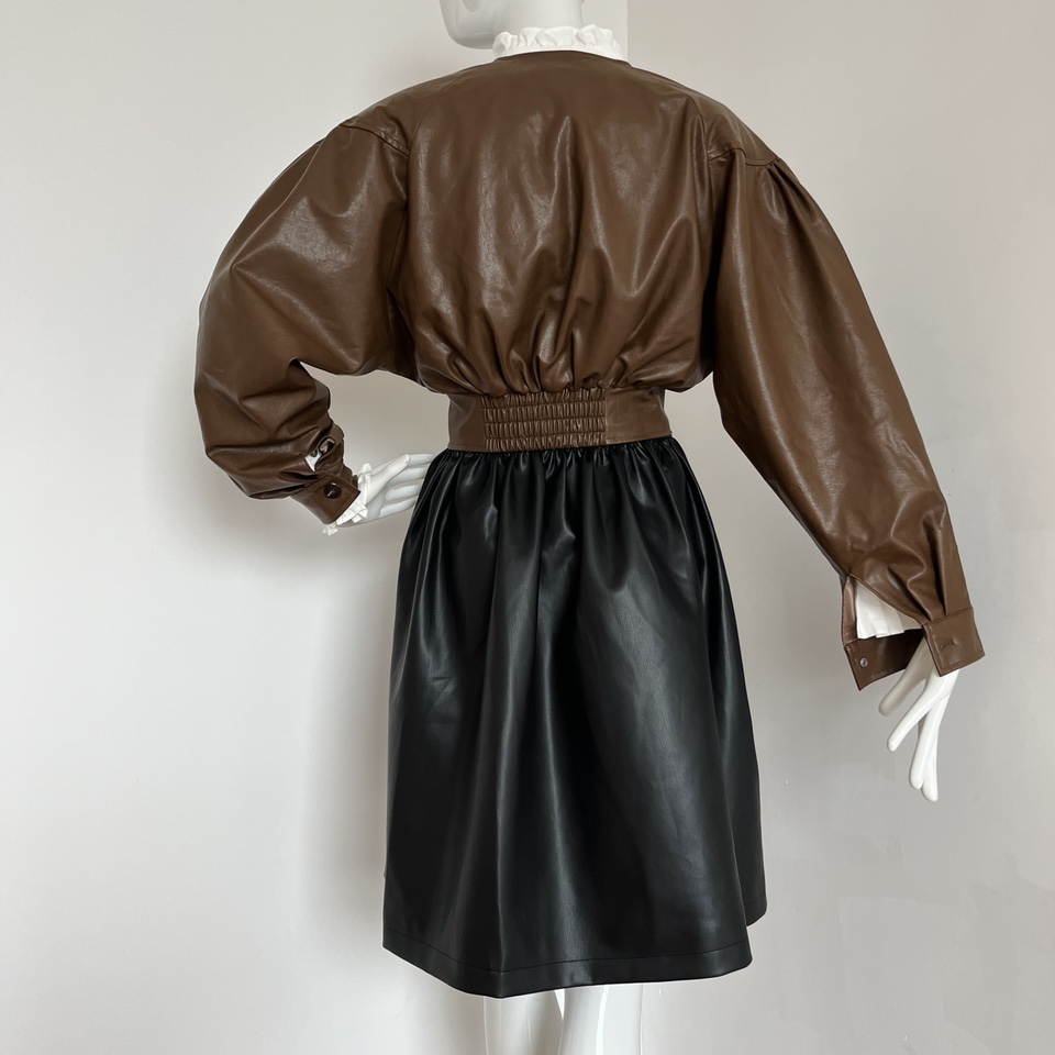 2024春秋新款真皮皮衣女外套短款修身高腰绵羊皮机车小皮夹克v领,淘宝优惠券,粉丝福利购,淘宝优惠卷