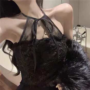 ຂະຫນາດນ້ອຍ camisole ສີຂາວ lace ແມ່ຍິງພາກຮຽນ spring ໃຫມ່ chic bottoming ເສື້ອ ins ພາຍໃນຮ້ອນ super ເດັກຍິງຮ້ອນແນວໂນ້ມເທິງ