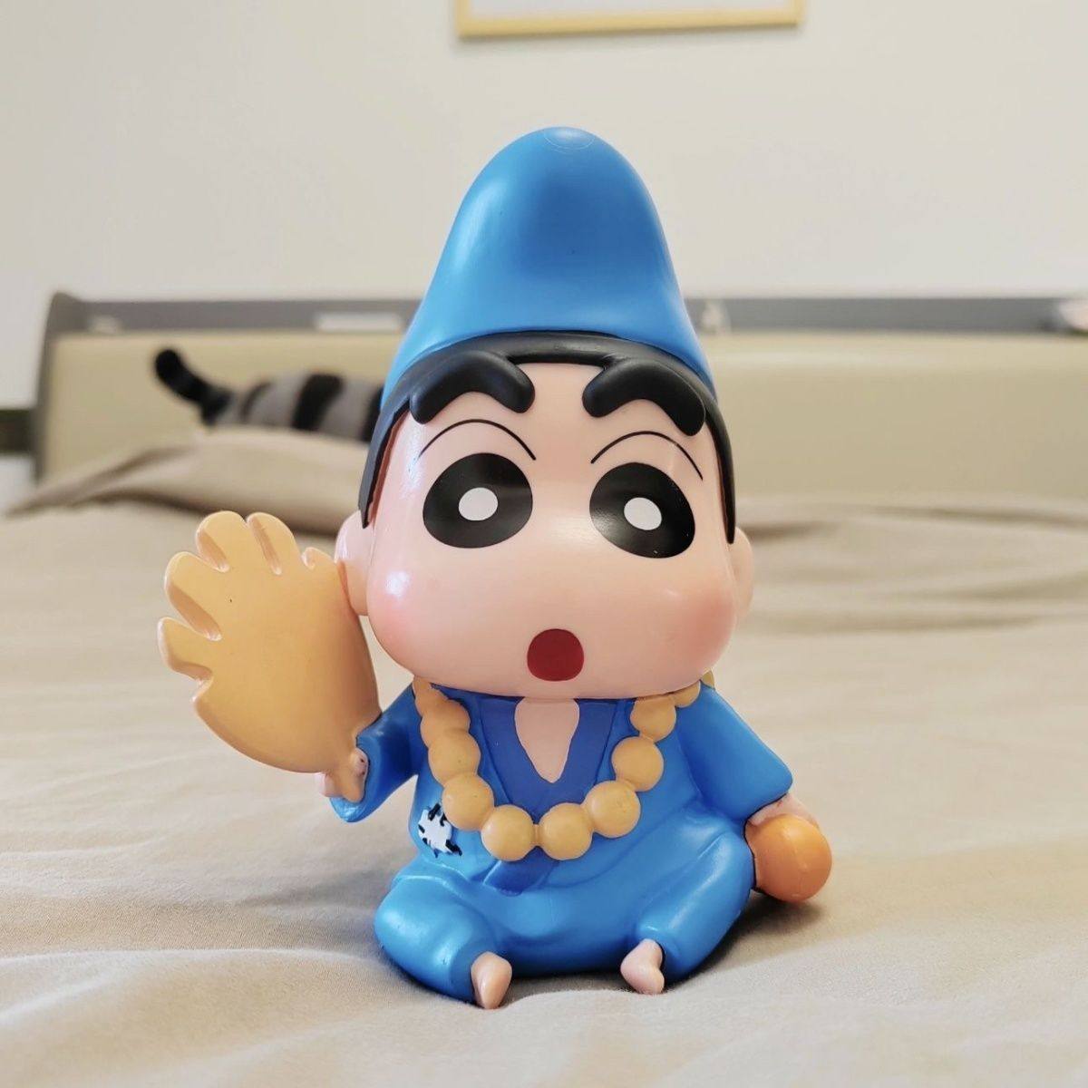 Jigong Crayon Shin-chan COS series cute girls office desktop car chassis ornaments dolls hand-made gifts