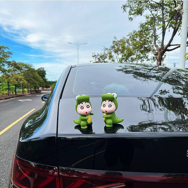 Crayon Shin-chan Cookie Crocodile GK Cute Girls Office Desktop Car Case Ornament Doll Figure Gift