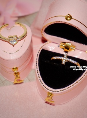 俏皮千金～爆闪美式辣妹爱心十字架戒指套装