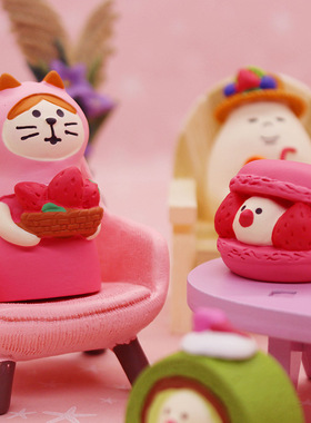 日本文鸟草莓蛋糕甜品粉红浴衣