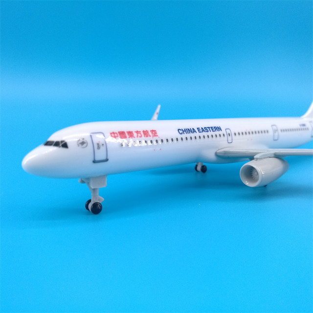 China Eastern Airlines A321 aircraft model ornaments with wheels