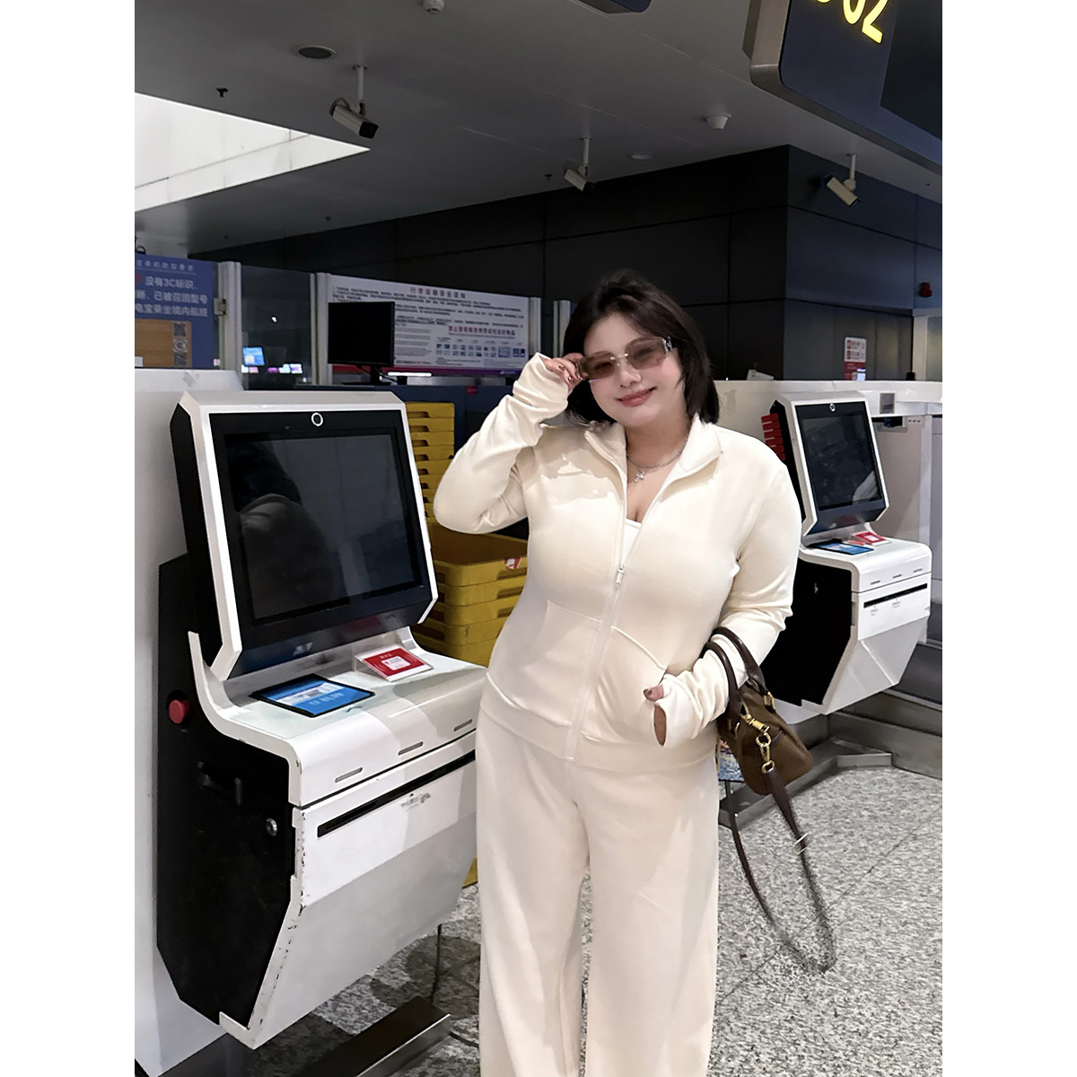 全球花【懒人出行】大码lu系加绒运动休闲套装修身卫衣外套高腰裤 - 图0