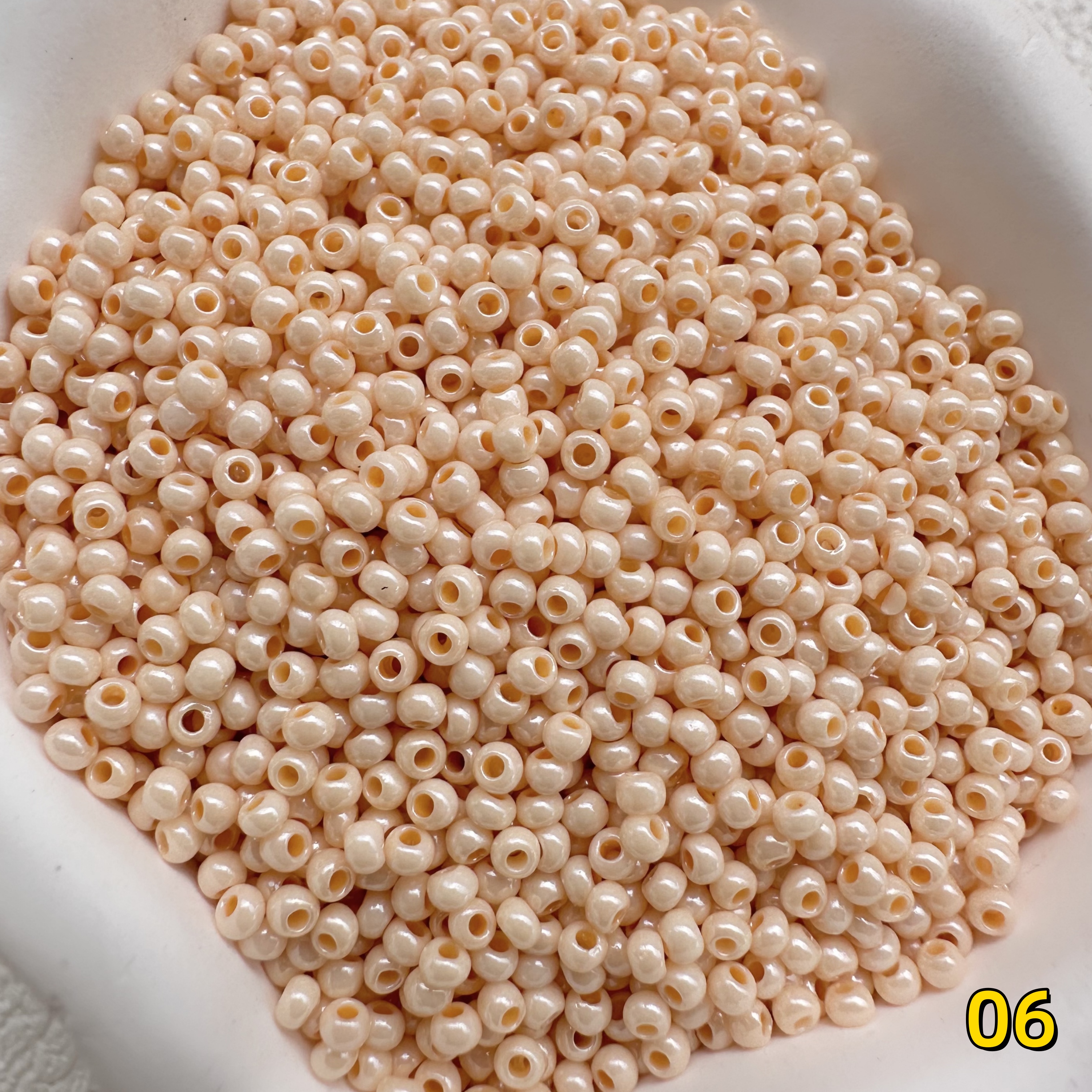 2mm奶油实色米珠散珠小珠子辅料珠手作玻璃珠串珠材料圆珠diy饰品 - 图3