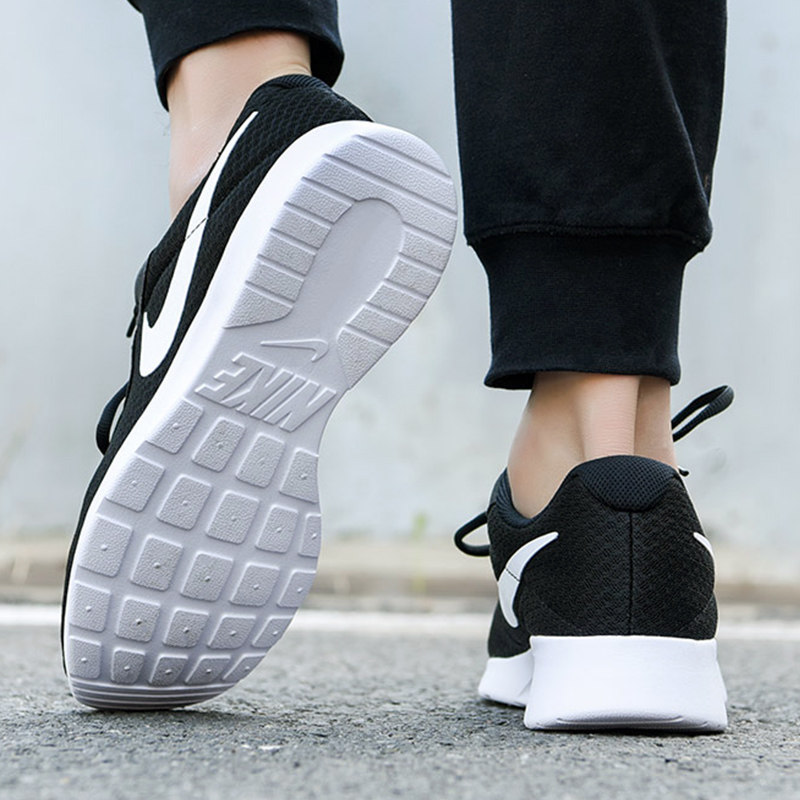 nike耐克官网旗舰新款轻便跑步鞋 银泰百货潮流跑步鞋