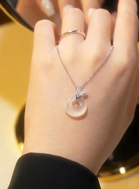 蝶恋平安扣项链玉髓吊坠