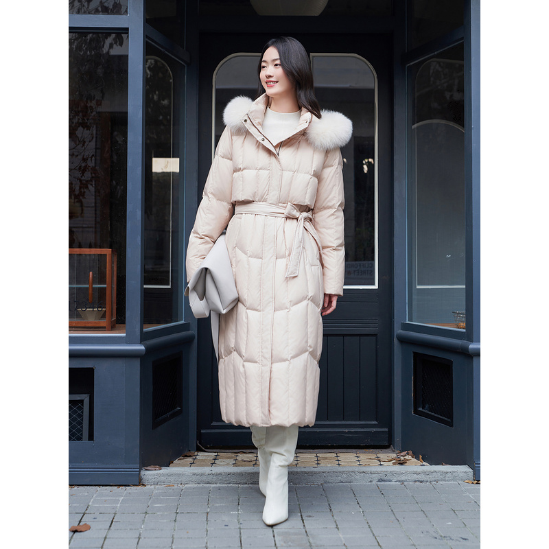 【蓬松白鹅绒】YINER音儿女装冬时尚厚实高克重狐狸毛领长羽绒服 - 图0