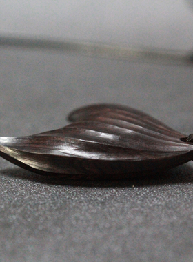 檀木项链黑工制作鱼尾吊坠