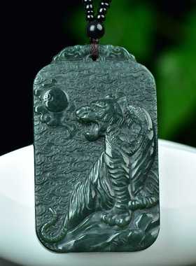 正品2026上山虎玉牌男女款生肖虎虎生威镇山河真玉石挂件坠带证书