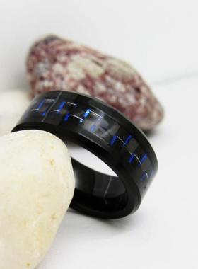 万如意钨金戒指 八宽批边电黑镶蓝黑碳纤外贸时尚欧美饰品现货