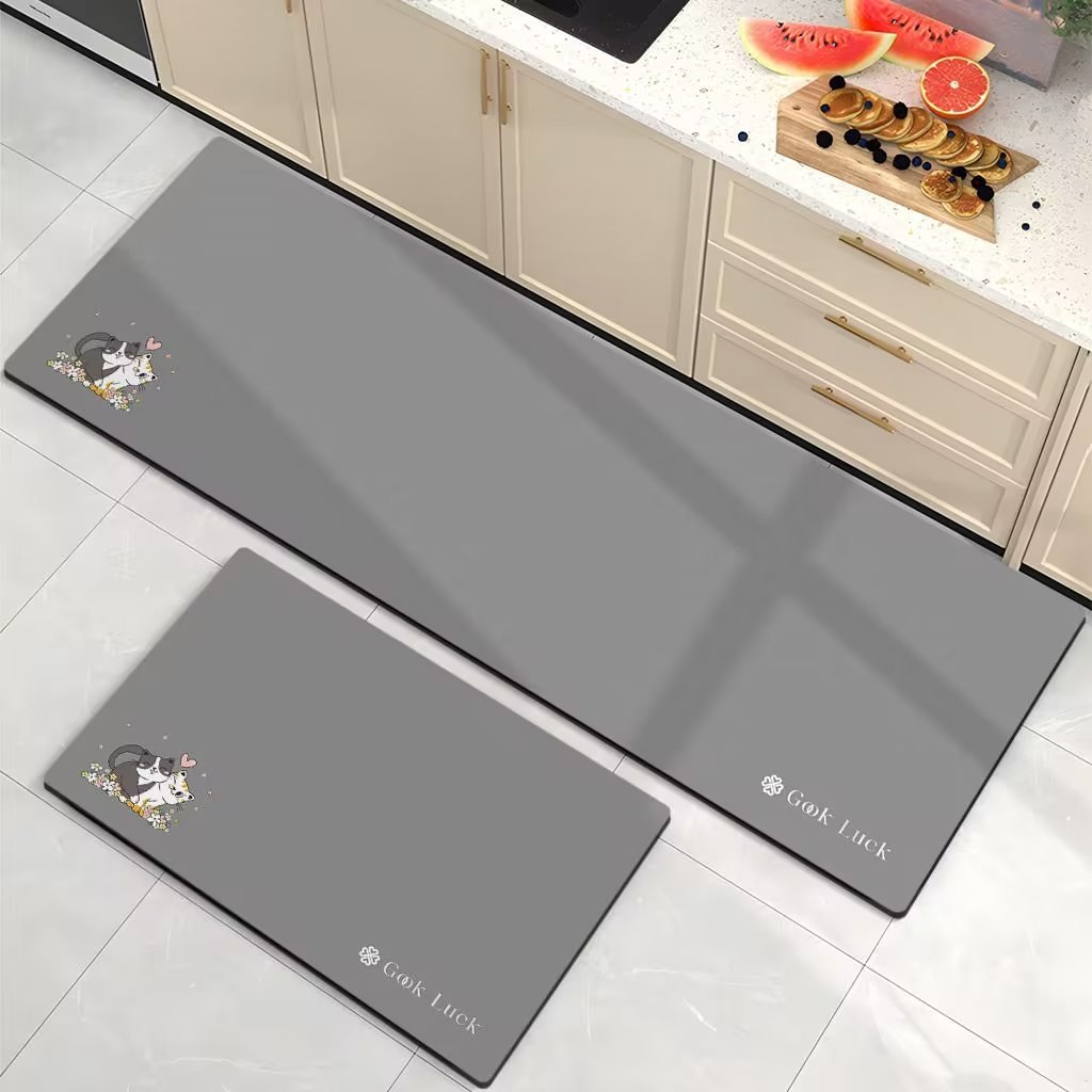 Simple cartoon kitchen floor mat absorbs water and oil, non-slip diatom mud long strips, stain-resistant carpet, soft non-slip mat