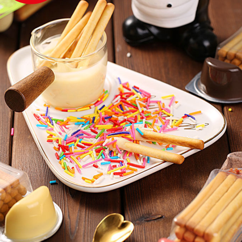 酸奶味蘸酱饼干*1草莓味蘸酱饼干*1黑巧克力蘸酱饼干*1
