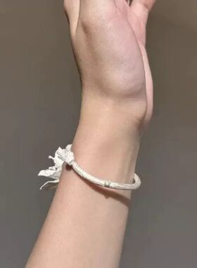 新中式清冷感治愈系白玫瑰花手镯女复古国风烧白银色夸张花朵手环